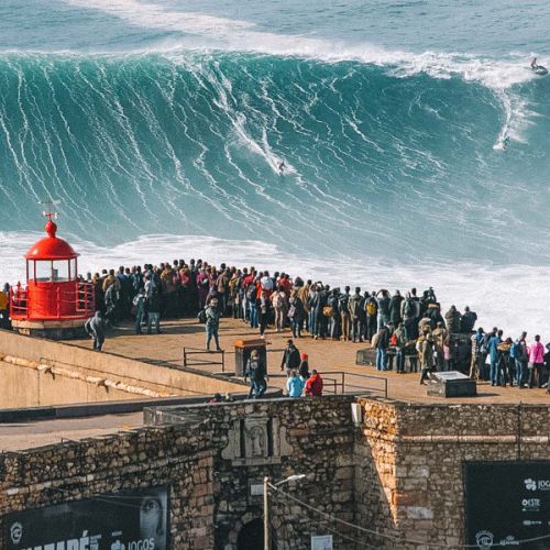 Nazare - Big Waves